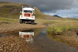 Weltweite Abenteuerreisen, Reisen mit Abenteuercharakter weltweit - Maggi in islndischer Landschaft